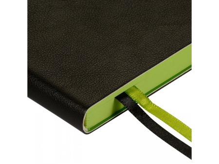 Ежедневник недатированный А5 Boston, черный (обрез зеленое яблоко) Ежедневник недатированный А5 Boston, черный (обрез зеленое яблоко)