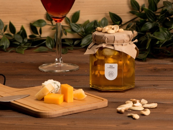 Мед с кешью Мед с кешью